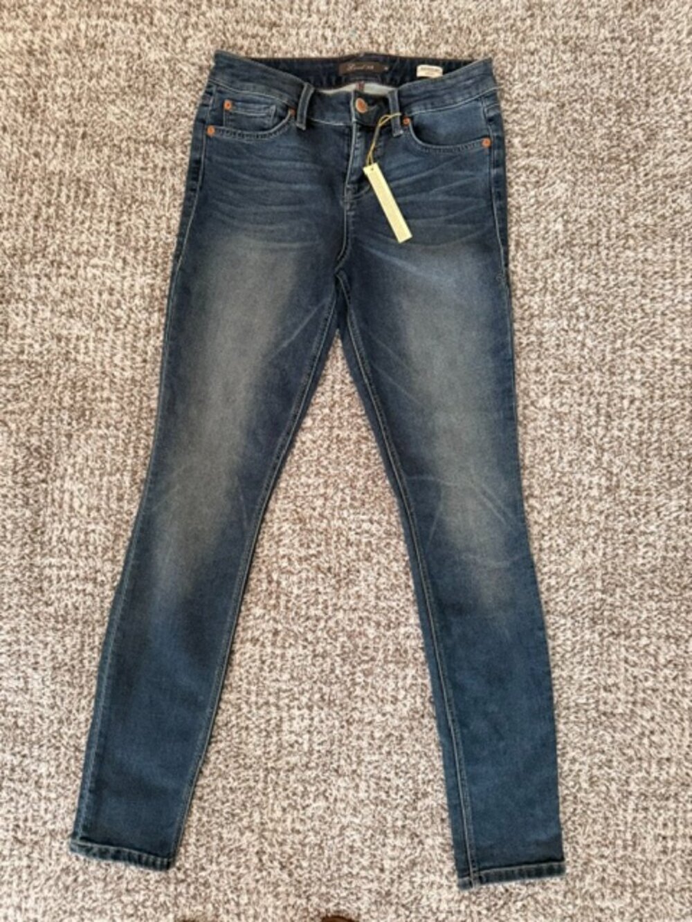 Women's New Level 99 Liza Mid-Rize Skinny Jeans in color "Clarity"